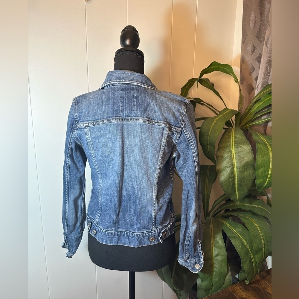 Old Navy Women’s Stretch Denim Jacket Size Small - Picture 3 of 9